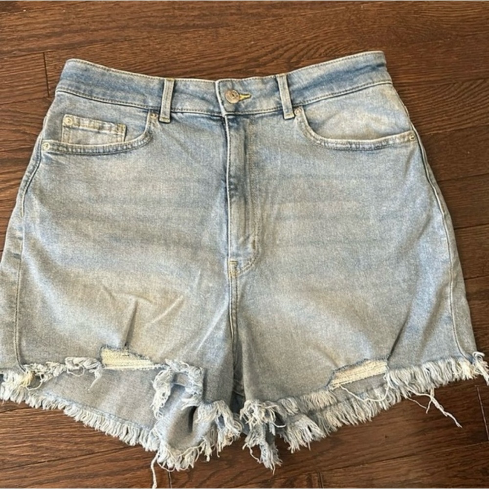 H&M high rise denim shorts, size 10
